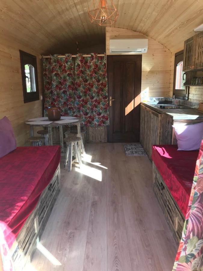 Roulotte de Florette Tourrettes-sur-Loup Exterior foto